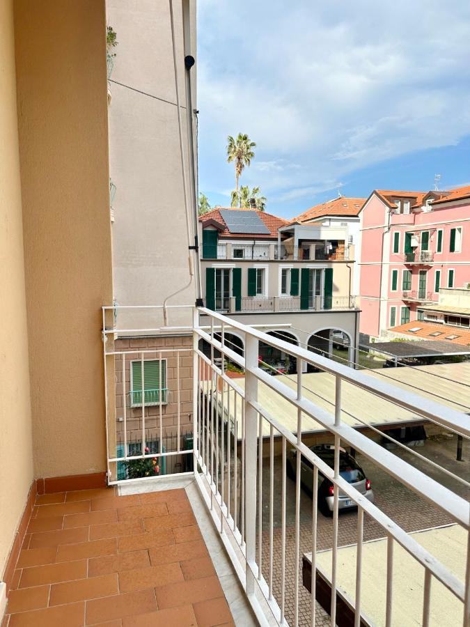 Hostdomus - Casa Corallo Alassio Dış mekan fotoğraf