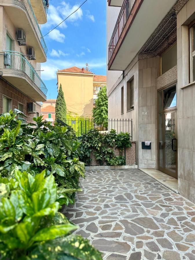 Hostdomus - Casa Corallo Alassio Dış mekan fotoğraf