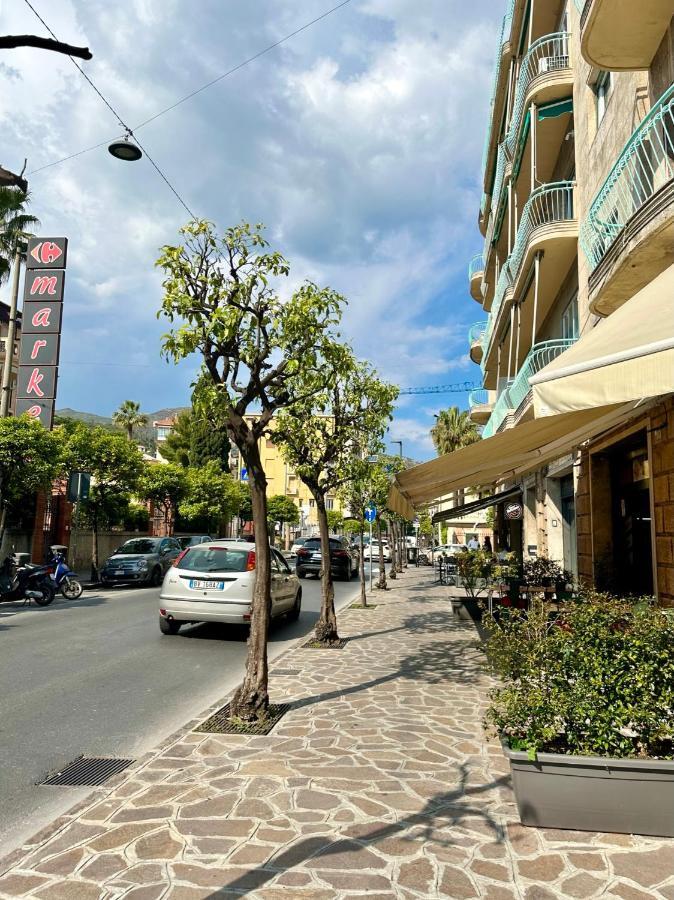 Hostdomus - Casa Corallo Alassio Dış mekan fotoğraf