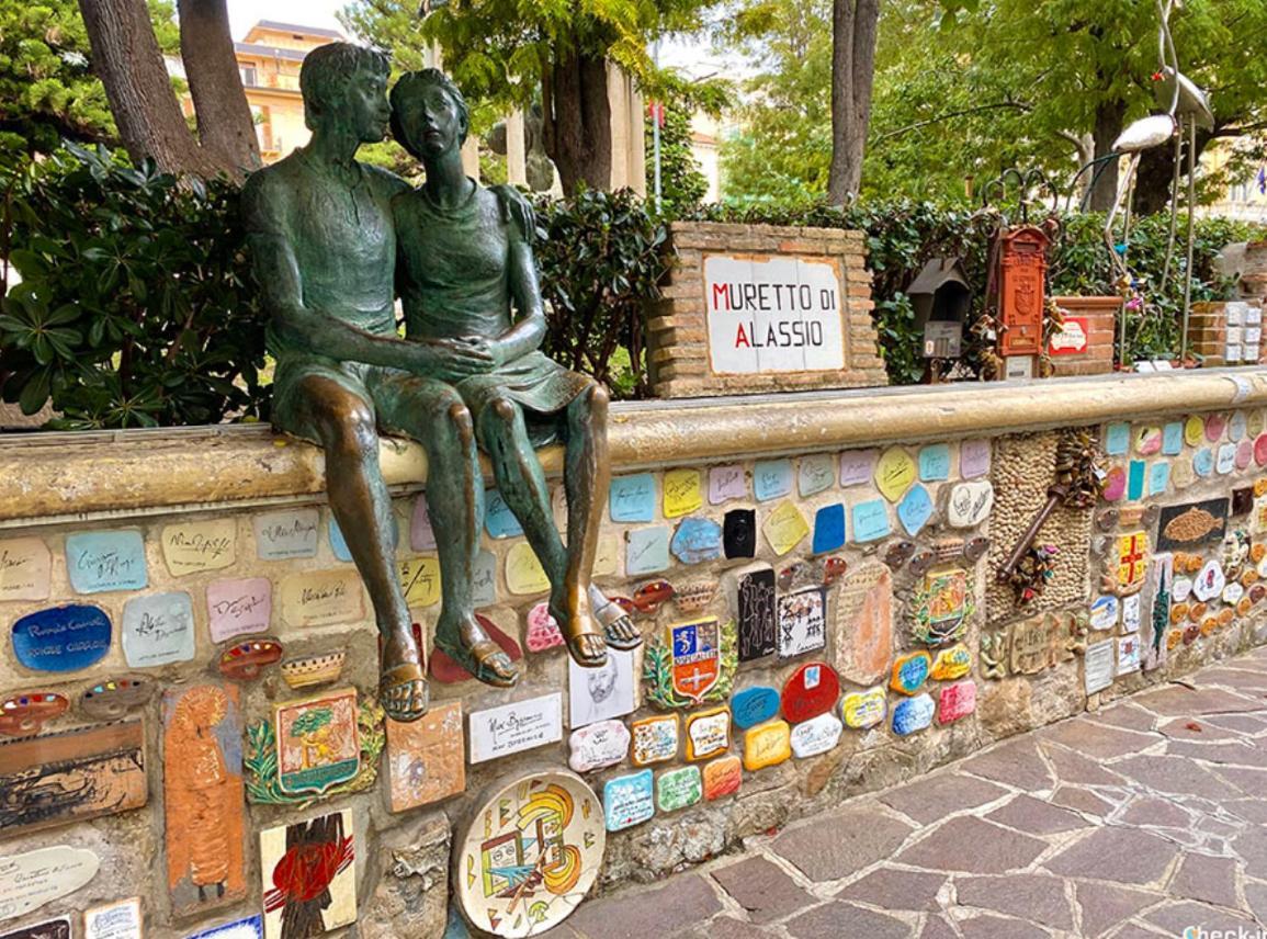 Hostdomus - Casa Corallo Alassio Dış mekan fotoğraf